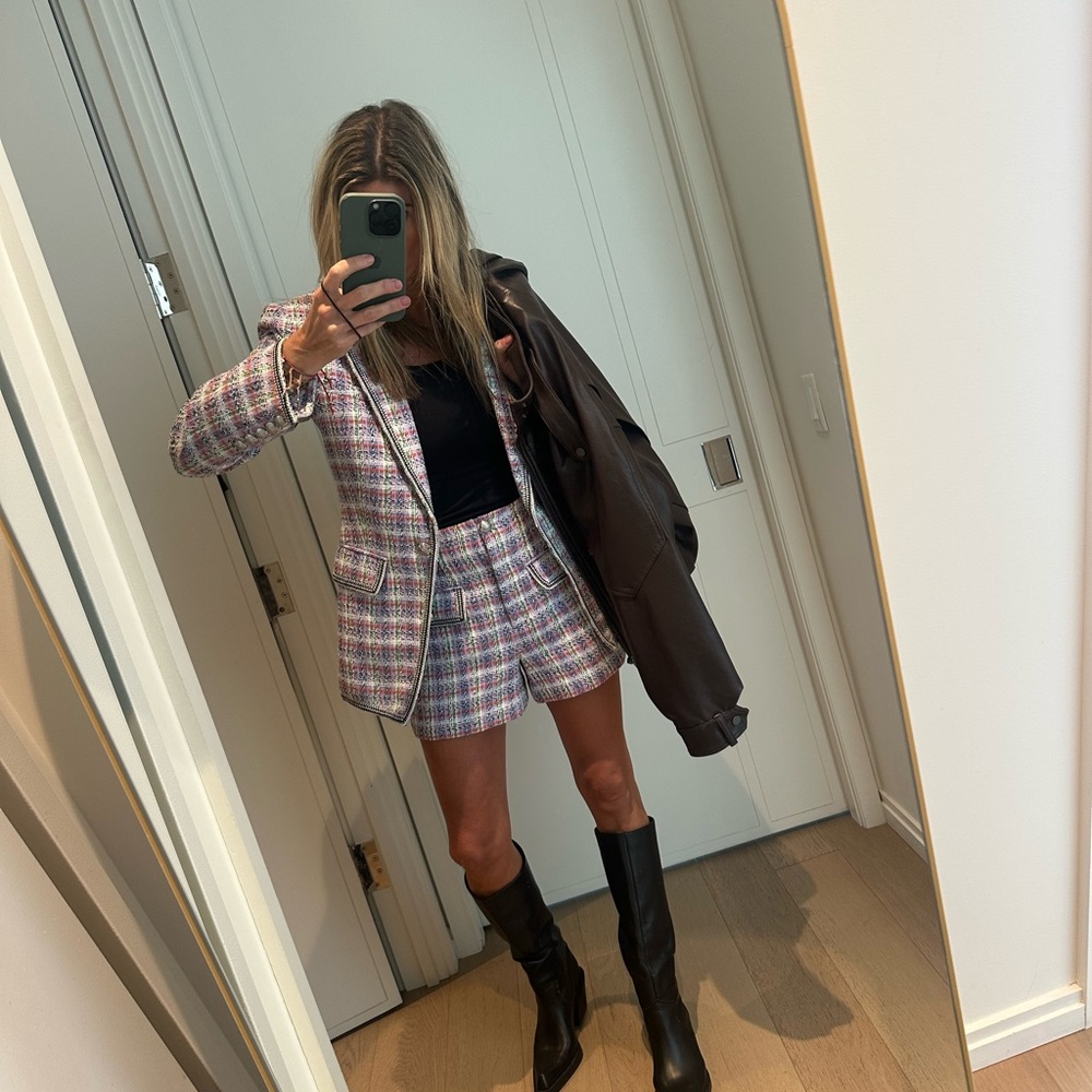 Veronica Beard Patterned Jacket With Plaid Shorts - image 2